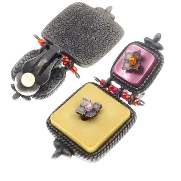 Bakelite Jewelry - Authentic Vintage Bakelite collectible Mahjong tile earring clip on 1930's